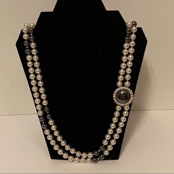 NECKLACE DOUBLE STRAND BEADS WHITE GLASS PEARLS GRAY HEMATITE KNOTTED 30” - Picture 4 of 11
